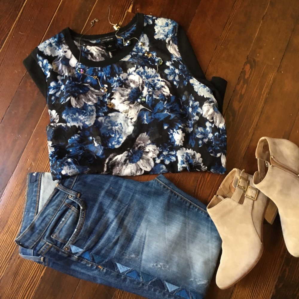 Ann Taylor Floral Breath of Spring! Semi-Sheer - Picture 2 of 6